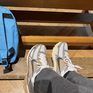 Can be worn with trousers and shorts